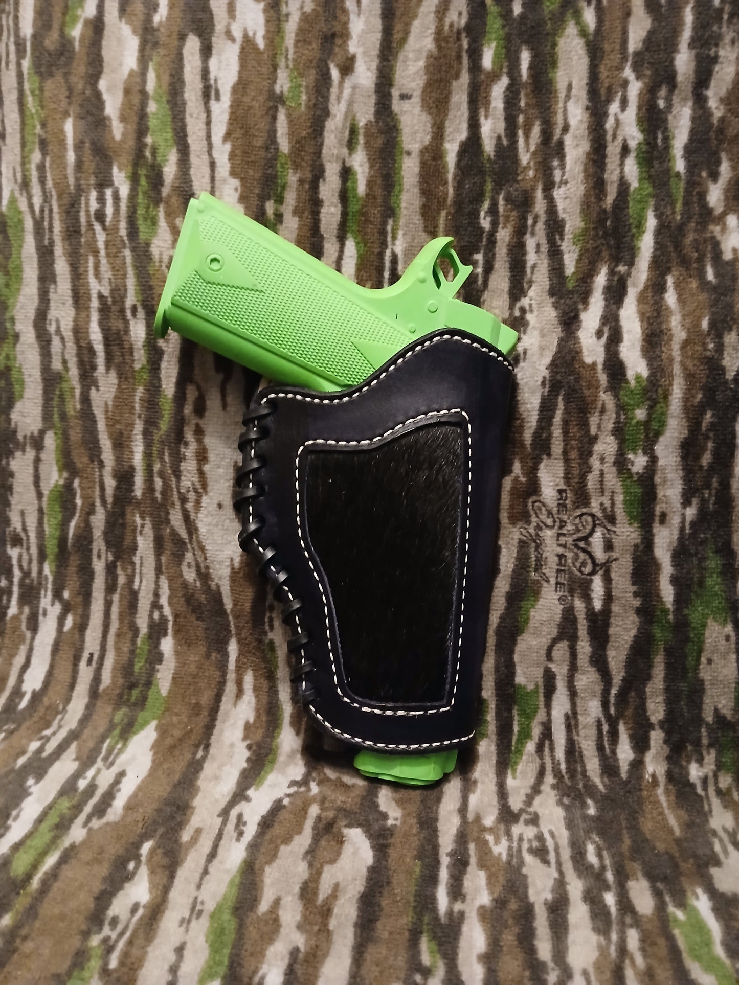 Black holster (medium)
