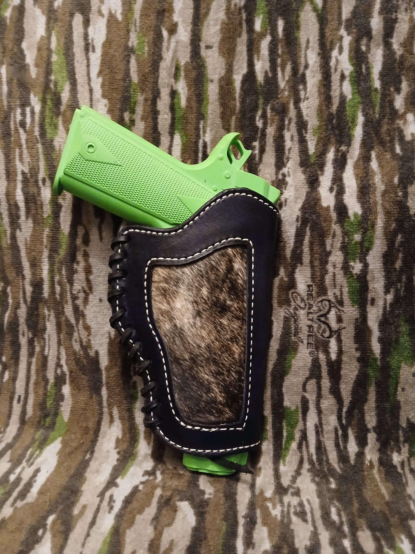 Black holster (medium)